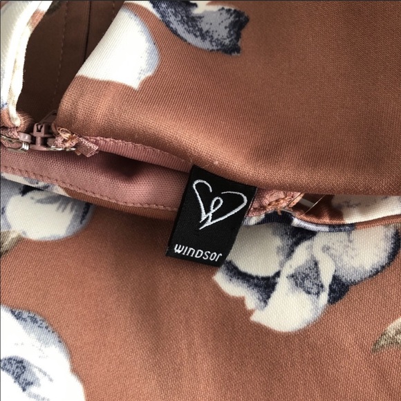 Gorgeous Windsor floral print dress small - Picture 4 of 6